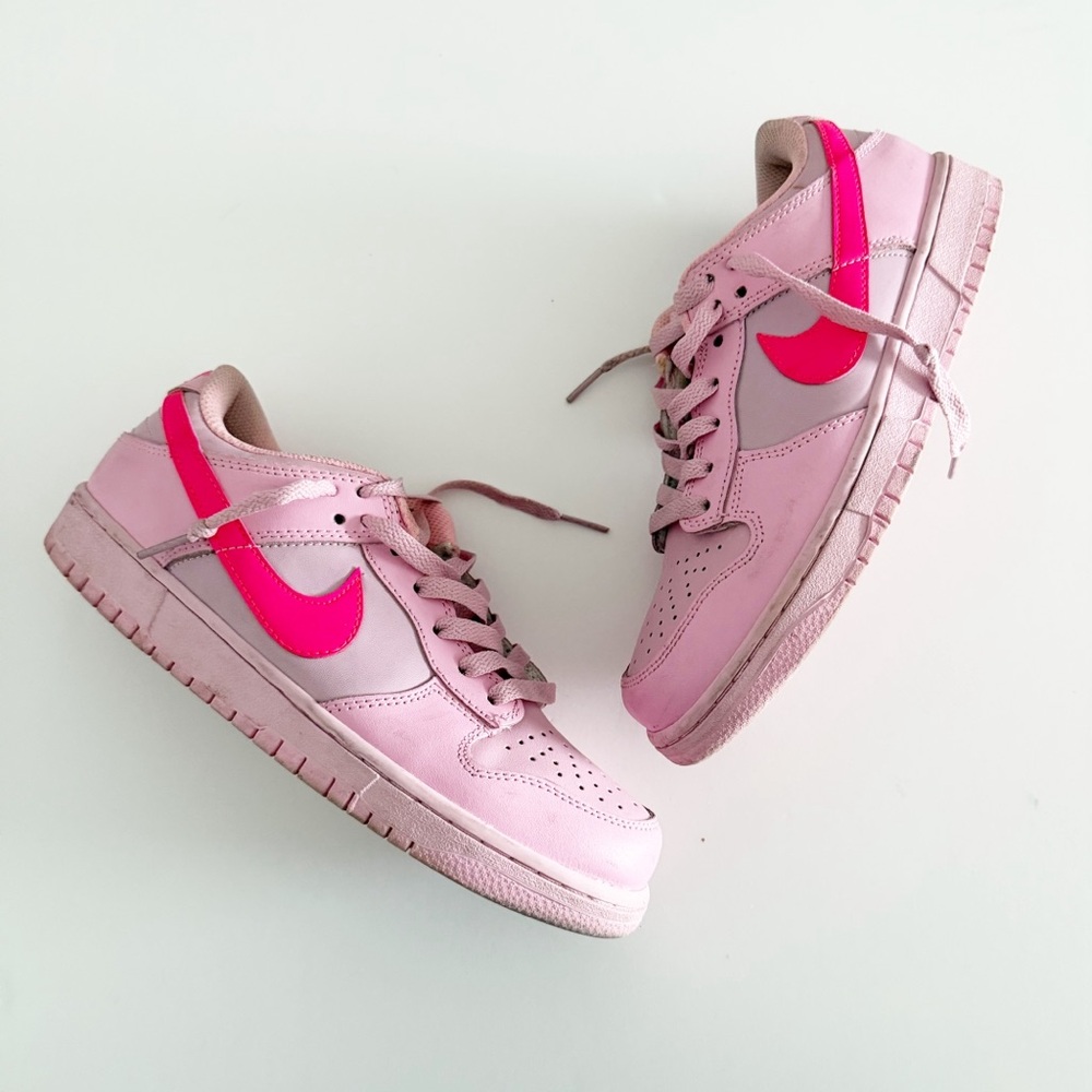 Nike Dunk Low Triple Pink Sneakers Shoes Size 8
